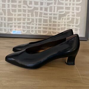 Cole Haan Elegant Classic Vintage Pump Black Leather Italy High Heel Slip On 7